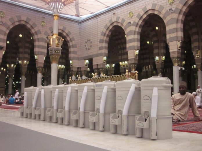 300 Tons of Zamzam are Supplied Daily in Madinah